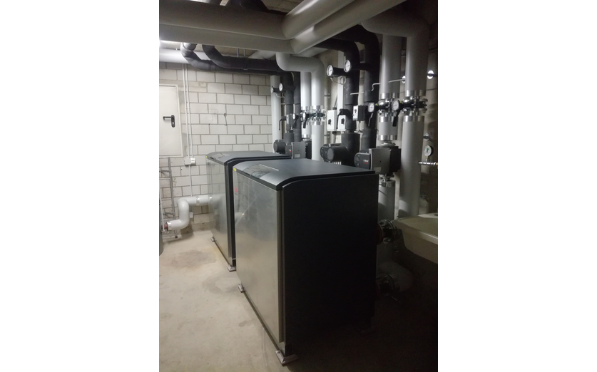 neues Heizungssystem: Erdsonden-Wärmepumpe neues Heizungssystem: Erdsonden-Wärmepumpe