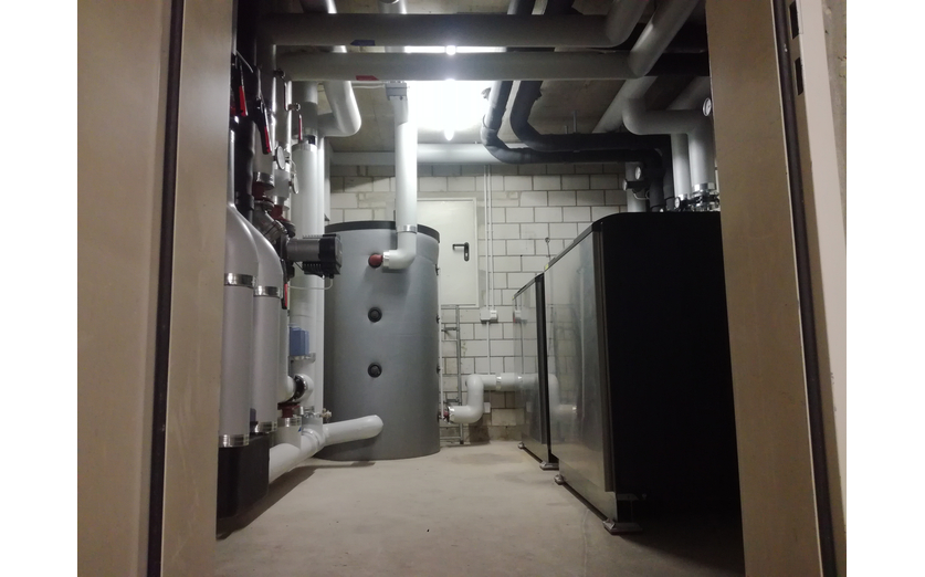 neues Heizungssystem: Erdsonden-Wärmepumpe neues Heizungssystem: Erdsonden-Wärmepumpe