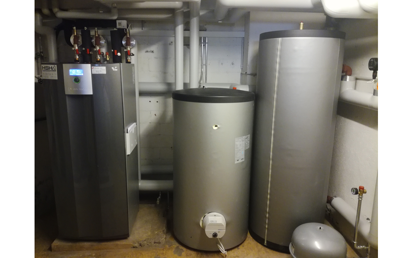 neues Heizungssystem: Erdsonden-Wärmepumpe neues Heizungssystem: Erdsonden-Wärmepumpe